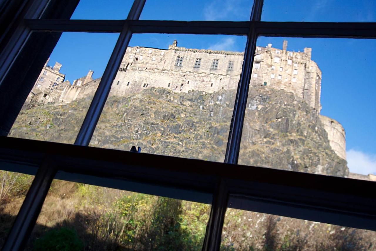 Joivy Unique Old Town Stay Under Edinburgh Castle Ngoại thất bức ảnh