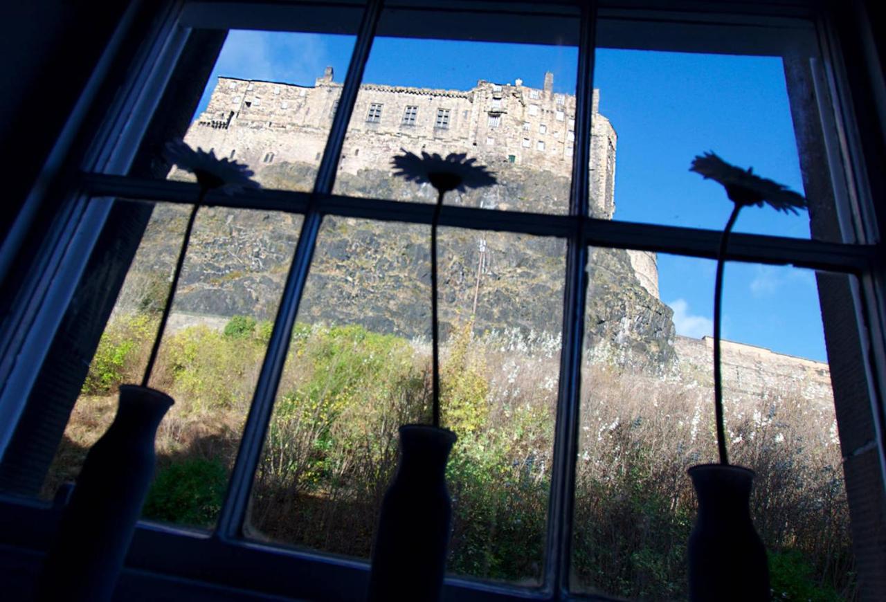 Joivy Unique Old Town Stay Under Edinburgh Castle Ngoại thất bức ảnh